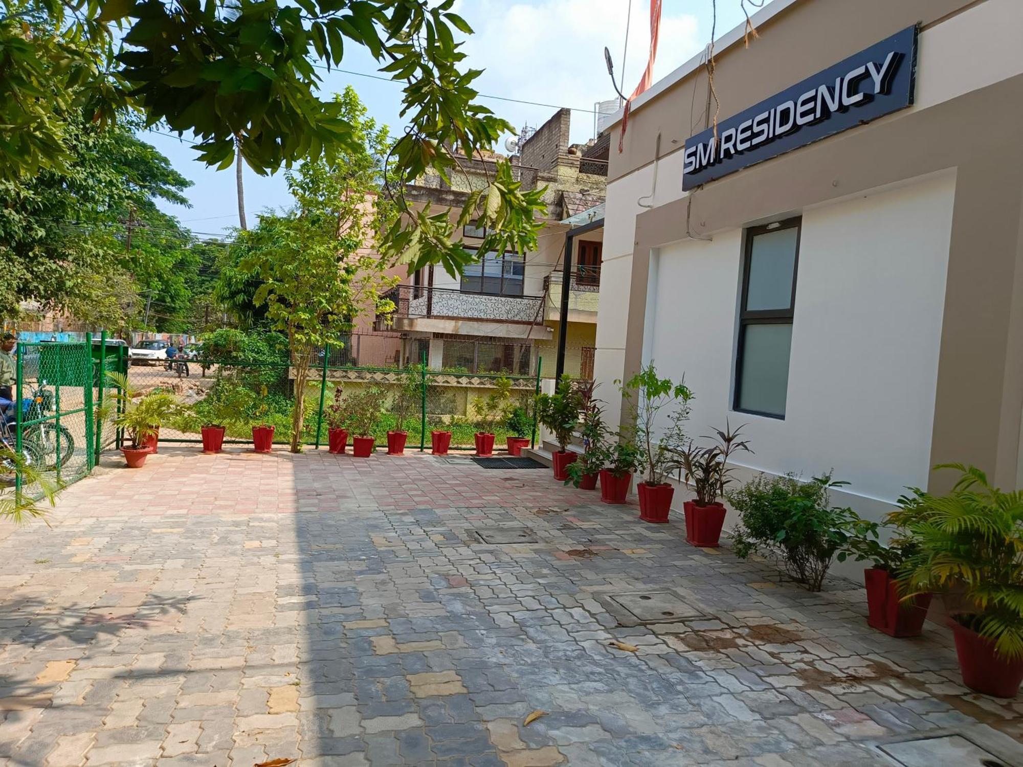 Sm Residency Hotell Bhubaneswar Exteriör bild